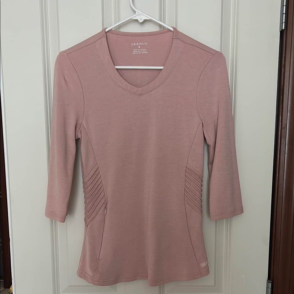 Jaanuu Women's Work top